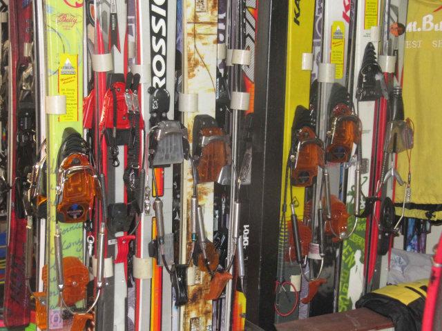 Episode 11: Get Your Gear For Beginner Telemark Skiers | Absolute Telemark